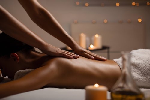 Thai Aroma Oil masáž 90 min + Wellness 120 min