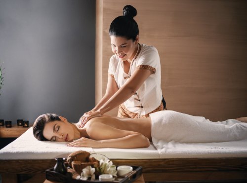 Thai Euforia Oil masáž 60 min + Wellness 120 min