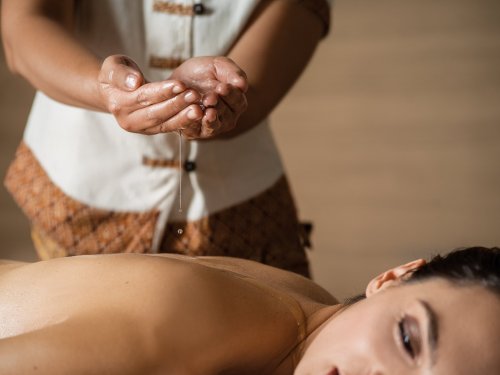 Thai Aroma Oil masáž 60 minut + Wellness 120 min